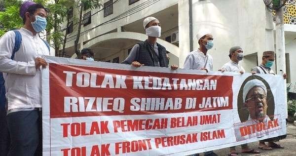 Tolak Kedatangan Habib Rizieq Ke Jatim, Aliansi Cinta NKRI Gelar Aksi ...