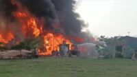 Gudang Palet di Surabaya Terbakar Akibat Kembang Api Tahun Baru